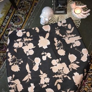 Lovely Suno Floral Pencil Skirt